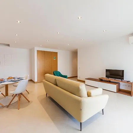 B60 - Galvao Apartment C In Lagos * Lagos