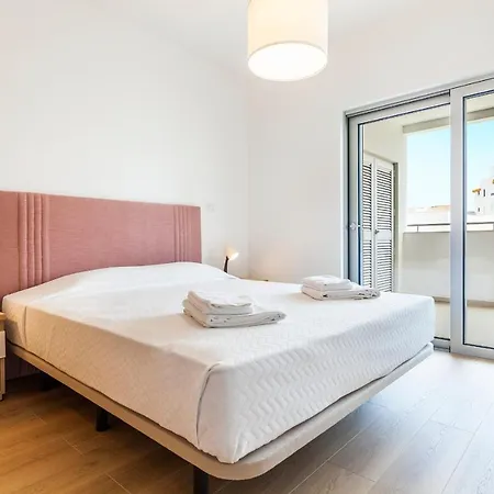 B60 - Galvao Apartment C In Lagos Apartman *